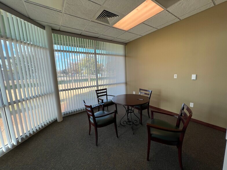 More Photos Of 4656 N Loop 289, Lubbock Bank For Sale