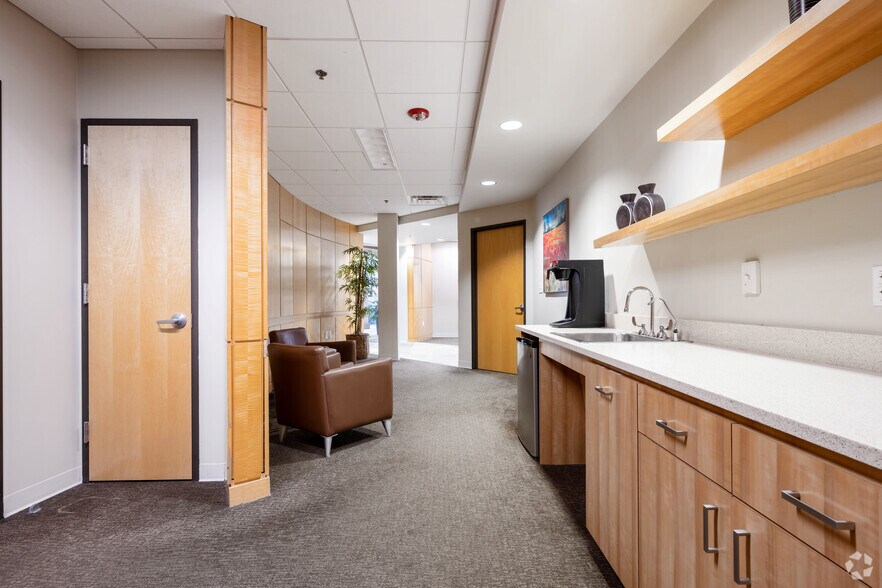 More Photos Of 3001 Bee Caves Rd, Austin Office For Lease