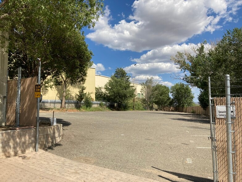 More Photos Of 2601 N Lake Valley Rd, Prescott Valley Warehouse For Lease