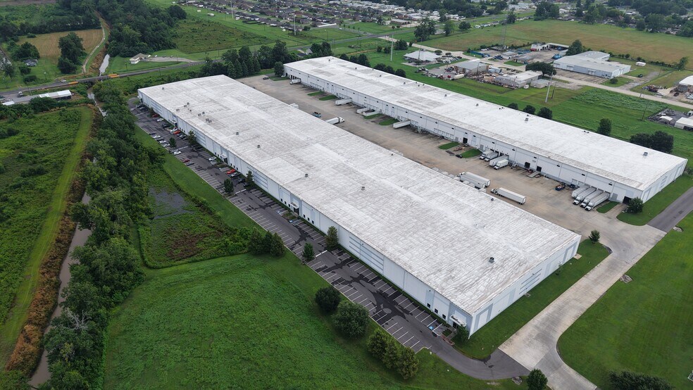 More Photos Of 1870 Grand Terre Ln, Port Allen Distribution For Lease