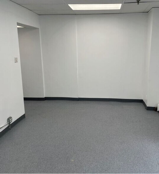 More Photos Of 3918 13th Ave, Brooklyn Storefront Retail Office For Lease