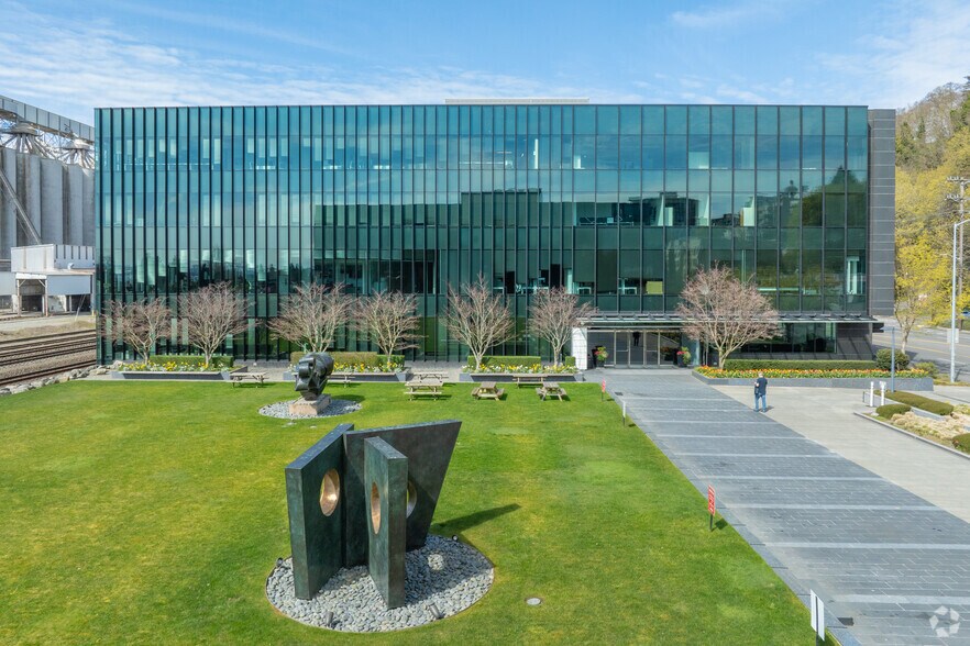 More Photos Of 645 Elliott Ave W, Seattle Office For Lease