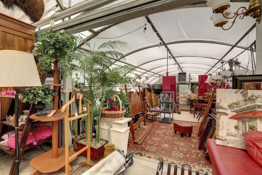 More Photos Of 807 Wilcox St, Castle Rock Storefront For Sale