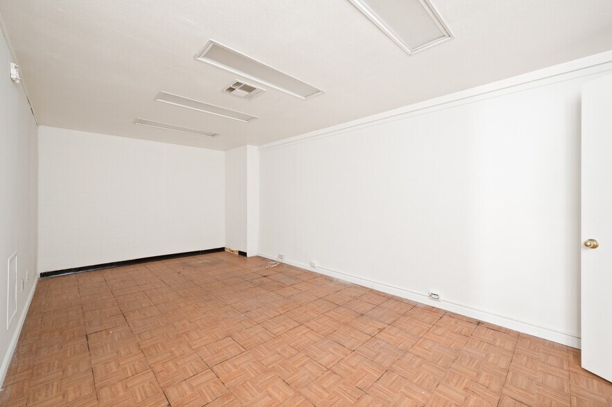 More Photos Of 3579 Gage Ave, Bell Medical For Sale