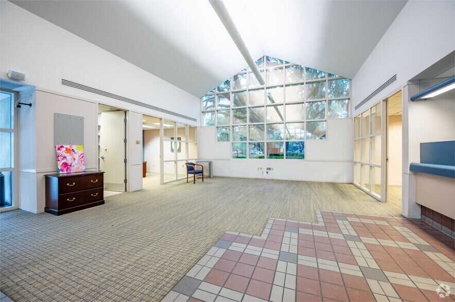 More Photos Of 15302 Amberly Dr, Tampa Bank For Sale