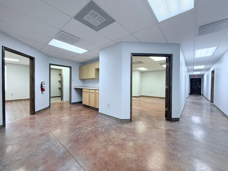 More Photos Of 2281 N Masch Branch Rd, Denton Office For Lease