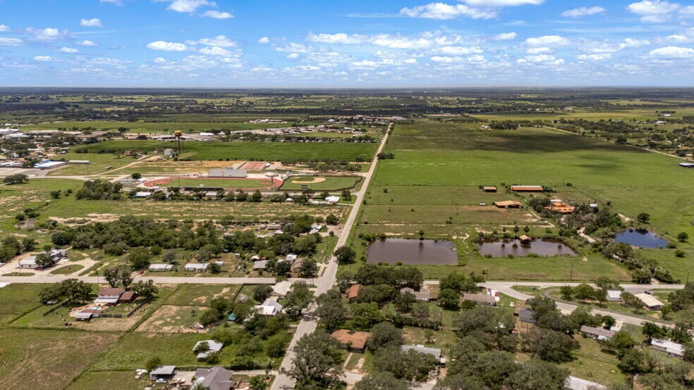 More Photos Of 1551 N Windy Knoll Dr, Devine Land For Sale