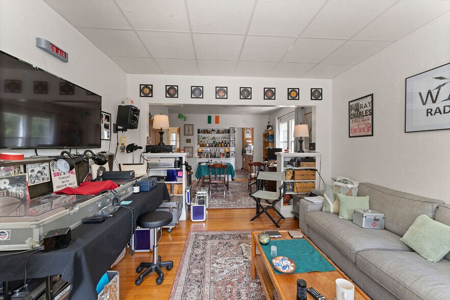More Photos Of 74 Pearl St, Oakland Apartments For Sale
