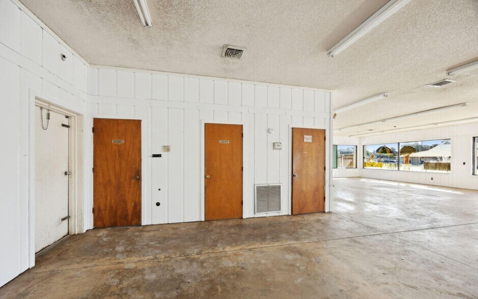 More Photos Of 819 S Moody Rd, Palatka Freestanding For Sale