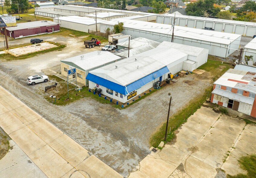 More Photos Of 118 N Hollywood Rd, Houma Self Storage For Sale