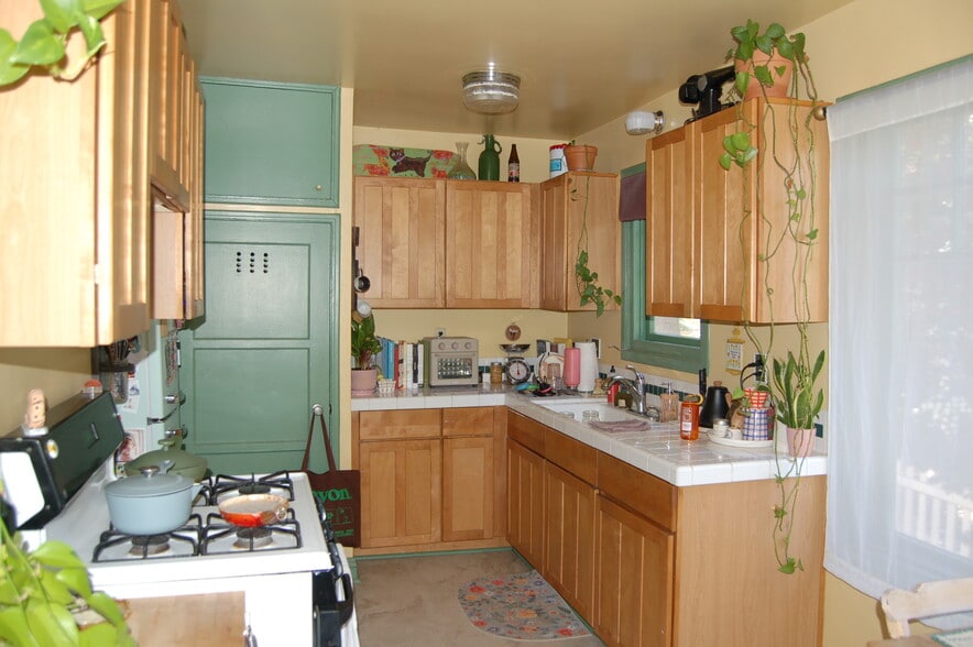 More Photos Of 4160 Chestnut St, Riverside Apartments For Sale