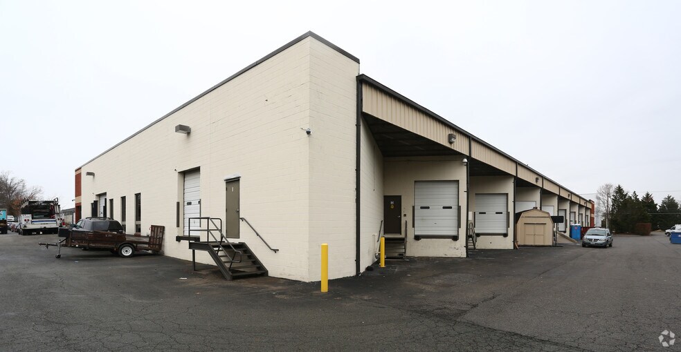 More Photos Of 5350 Lewis Rd, Sandston Research And Development For Lease