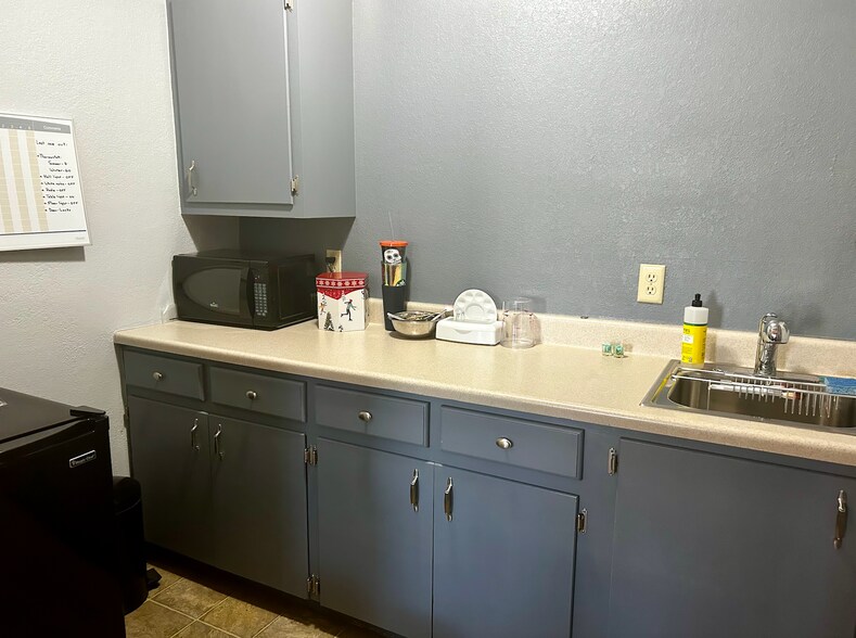 More Photos Of 1618 Williams Dr, Georgetown Office For Lease