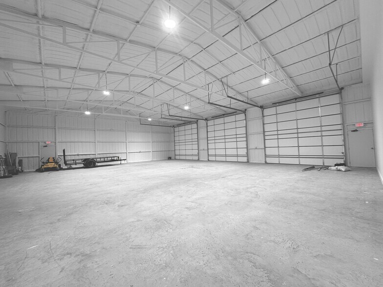 More Photos Of 1704 Westair, Gainesville Warehouse For Sale