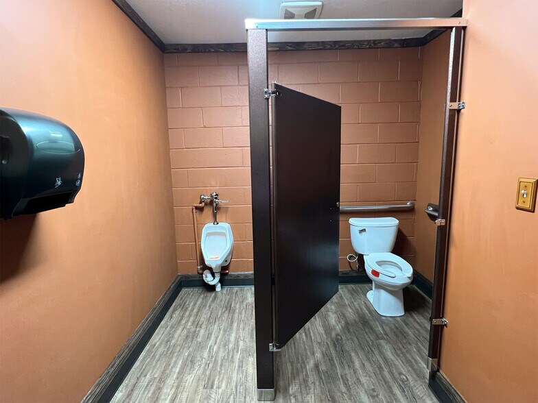 More Photos Of 259 Venango Ave, Cambridge Springs Restaurant For Sale