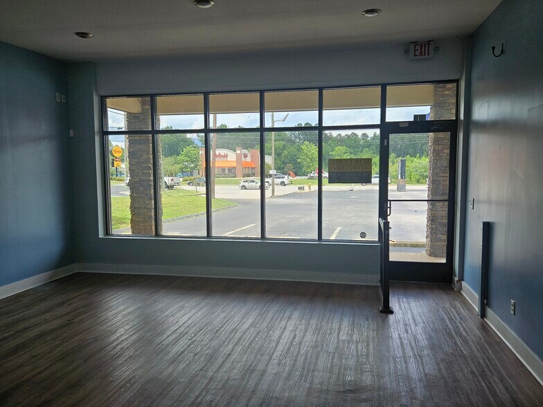 More Photos Of 8000 E Brainerd Rd, Chattanooga Unknown For Lease