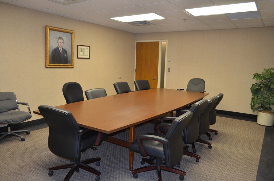 More Photos Of 312 SE Central Ave, Minneapolis Office For Lease