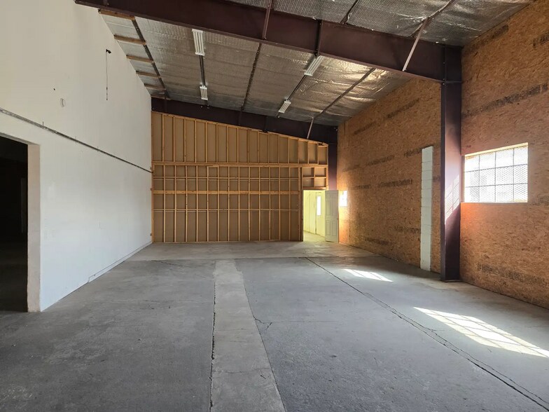 More Photos Of 6916-6918 Cochiti Rd, Albuquerque Warehouse For Sale