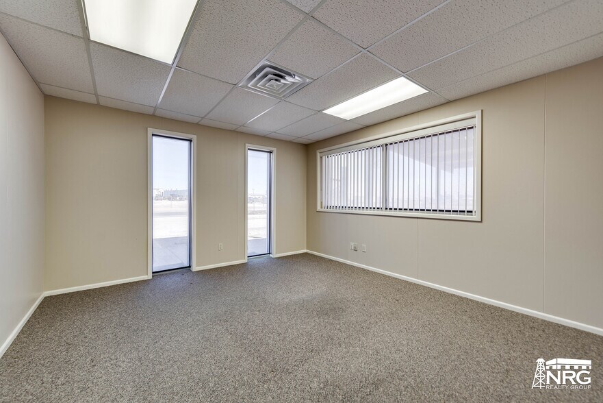 More Photos Of 800 S Meadow Ave, Odessa Warehouse For Sale