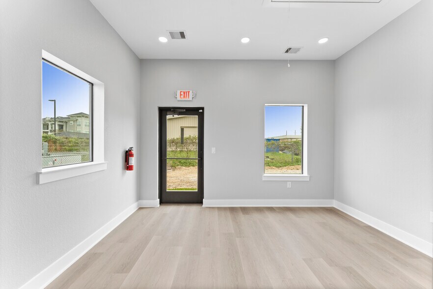 More Photos Of 11606 Westlock Dr, Tomball Medical For Sale