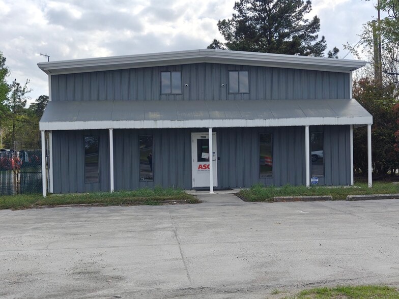 Primary Photo Of 1500 E Us-501 Hwy, Conway Flex For Sale