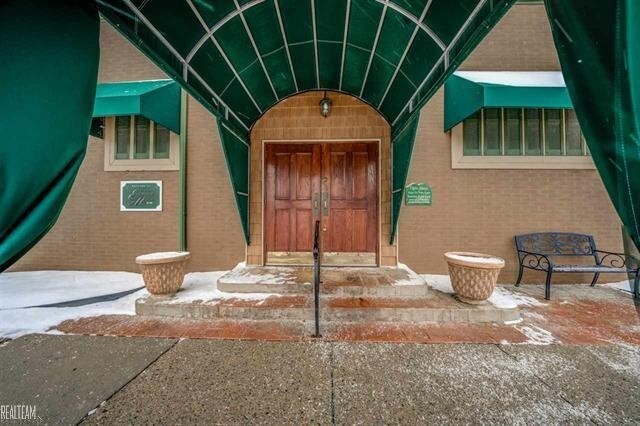 More Photos Of 24611 Gratiot Ave, Eastpointe Freestanding For Sale