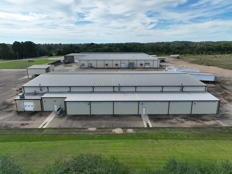 Primary Photo Of 139 Old Airport Rd, Nashville Manufacturing For Sale