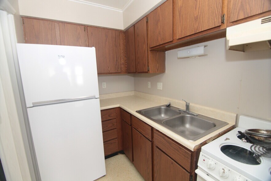 More Photos Of 1524 38th St, Rock Island Office Residential For Sale