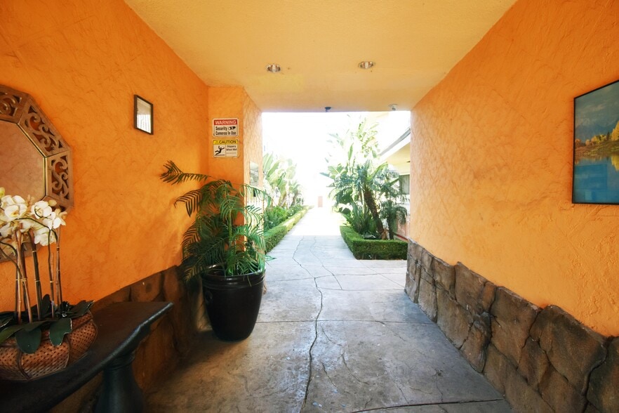 More Photos Of 3835 W 104th St, Inglewood Apartments For Sale