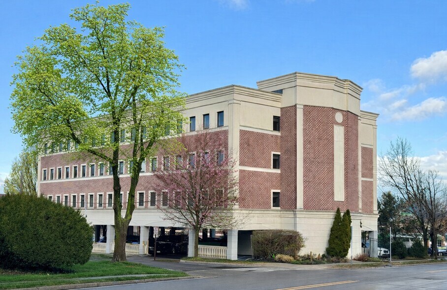 More Photos Of 7 High St, Huntington Office For Lease