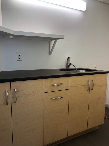 More Photos Of 205 N Orange Ave, Sarasota Office For Sale