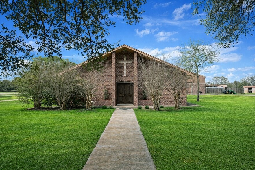 More Photos Of 831 FM 2917 Rd, Alvin Religious Facility For Sale