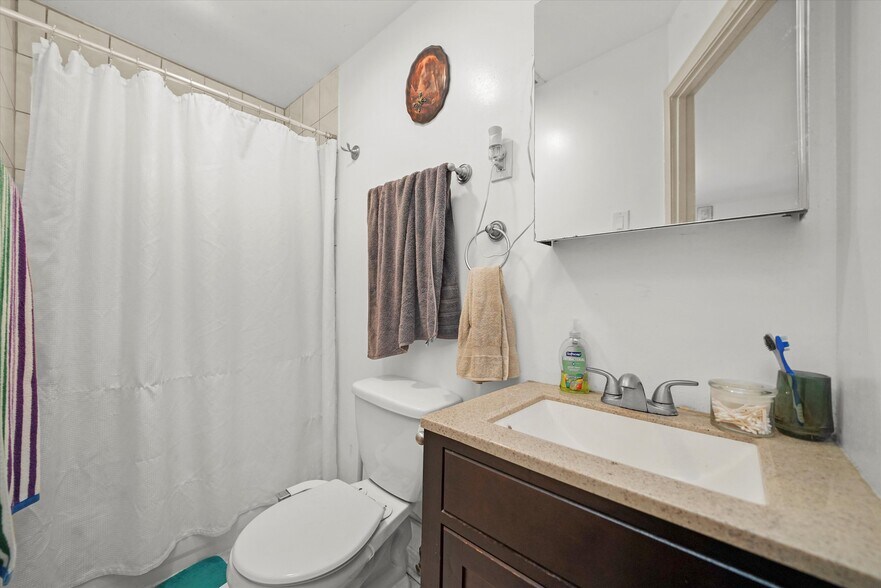 More Photos Of 3501 W Palmer St, Chicago Apartments For Sale