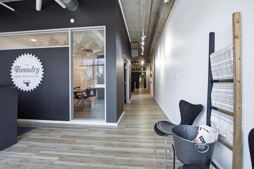 More Photos Of 9411 98 Av NW, Edmonton Office For Sale