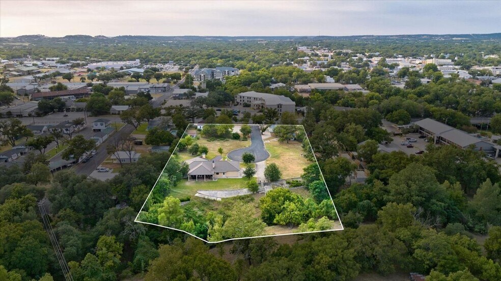 More Photos Of 307 S Washington St, Fredericksburg General Retail For Sale