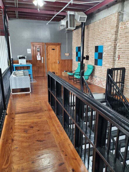 More Photos Of 204 S Austin St, Seguin Restaurant For Sale