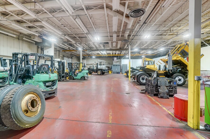 More Photos Of 2025 E 4th St, Lima Light Manufacturing For Lease