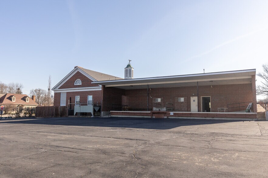 More Photos Of 20 Iron Gate Park Dr, Centerville Storefront Retail Office For Sale