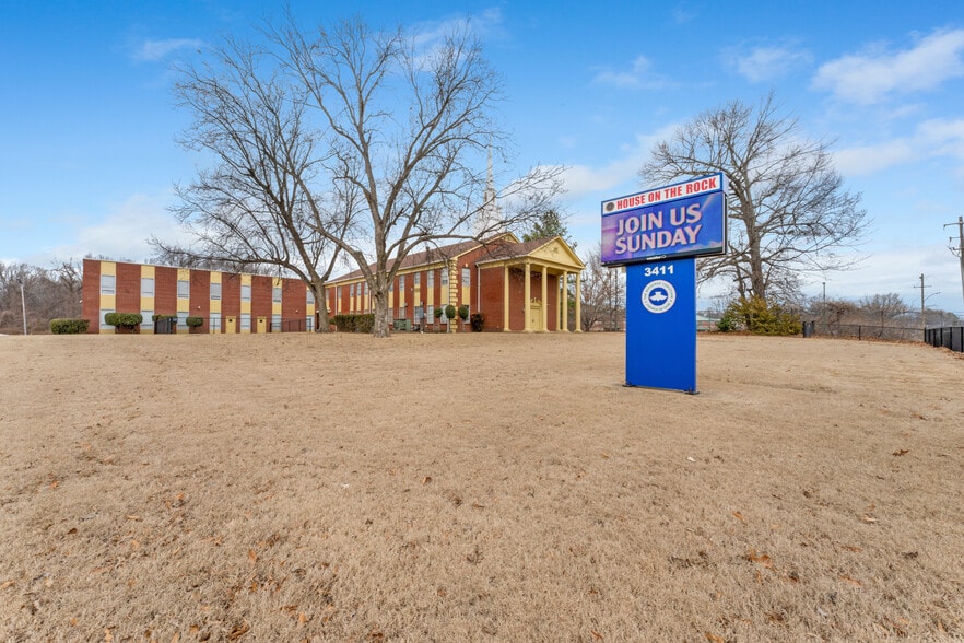 More Photos Of 3411 Covington Pike, Memphis Religious Facility For Sale