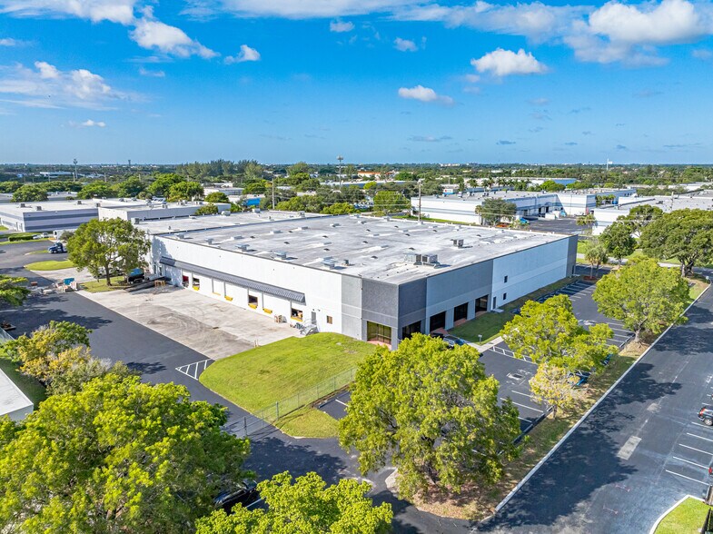 More Photos Of 5360 NW 35th Ave, Fort Lauderdale Warehouse For Lease