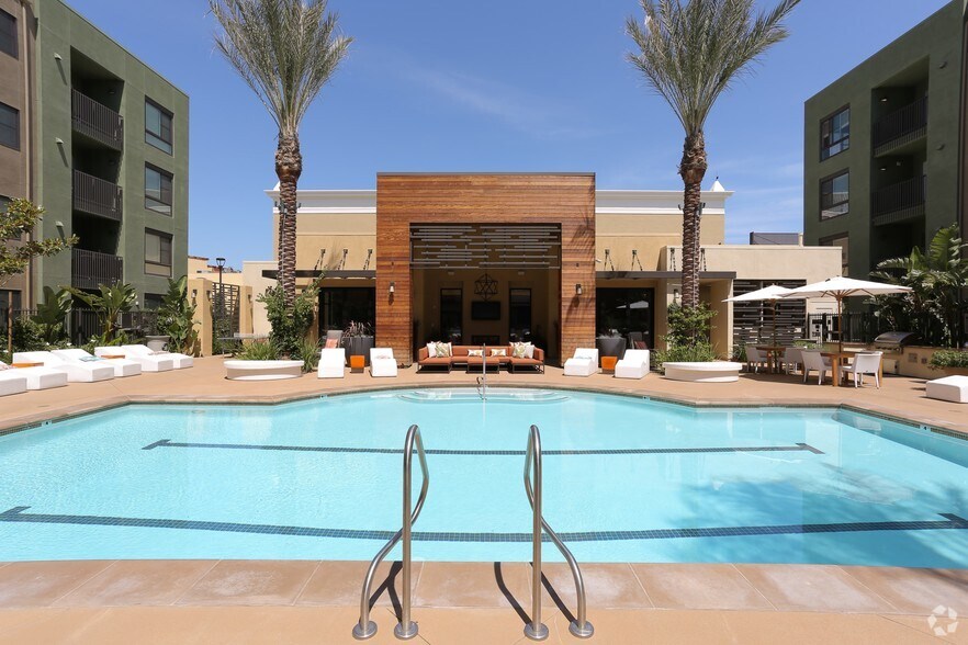 More Photos Of 9400 Corbin Ave, Northridge Apartments For Lease