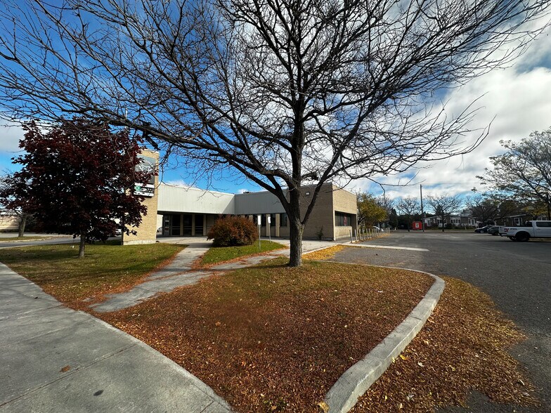 More Photos Of 93 Boul Gréber, Gatineau Office For Sale