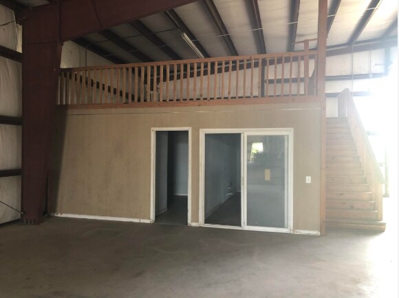 More Photos Of 3016 N Twin City Hwy, Nederland Warehouse For Sale