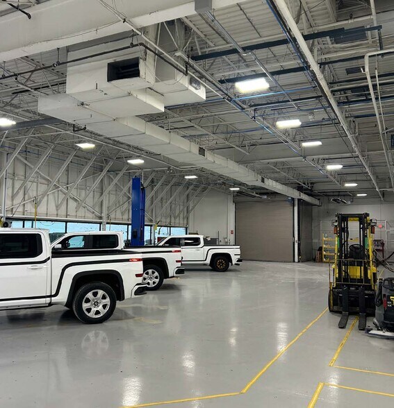 More Photos Of 38555 Hills Tech Dr, Farmington Hills Light Manufacturing For Lease