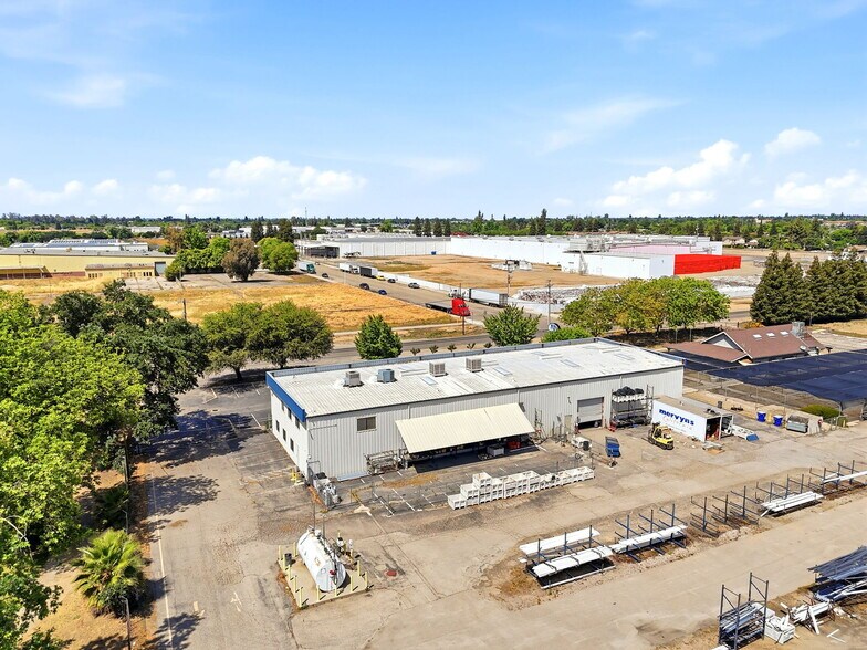 More Photos Of 1260 Buttonwillow Ave, Reedley Warehouse For Sale