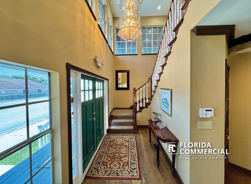 More Photos Of 1115 SE Ocean Blvd, Stuart Office Residential For Sale