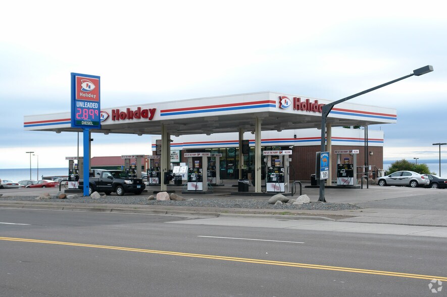 Primary Photo Of 2432 London Rd, Duluth Service Station For Sale