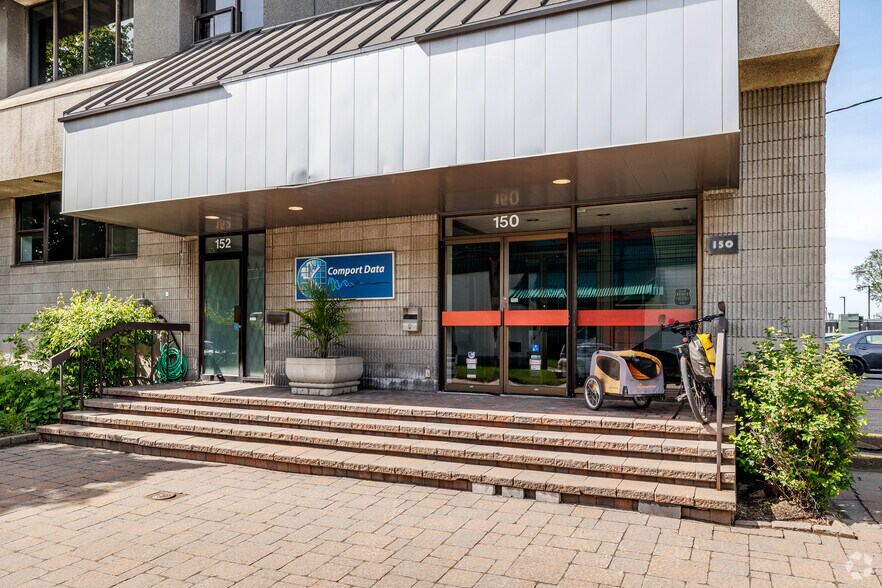 More Photos Of 150 Rue Authier, Montréal Warehouse For Lease