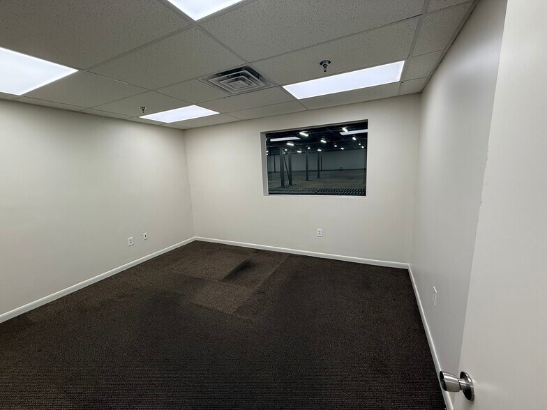 More Photos Of 3440 Trant Ave, Norfolk Distribution For Lease