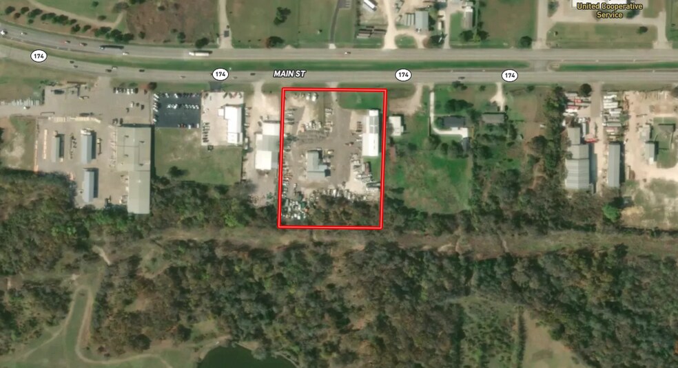 More Photos Of 3226 N Main St, Cleburne Warehouse For Lease